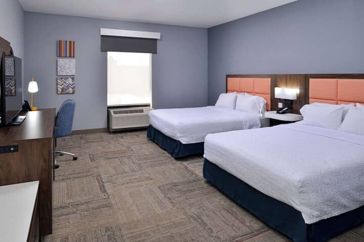 Room 32 of 75