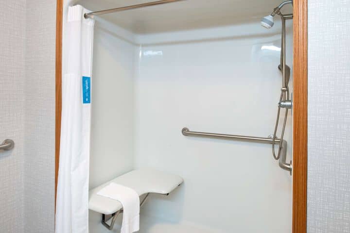 Room 44 of 75